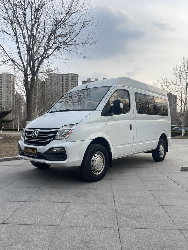 Xintu V80 2019 2.5L automatic rear drive 7-seater original customized version