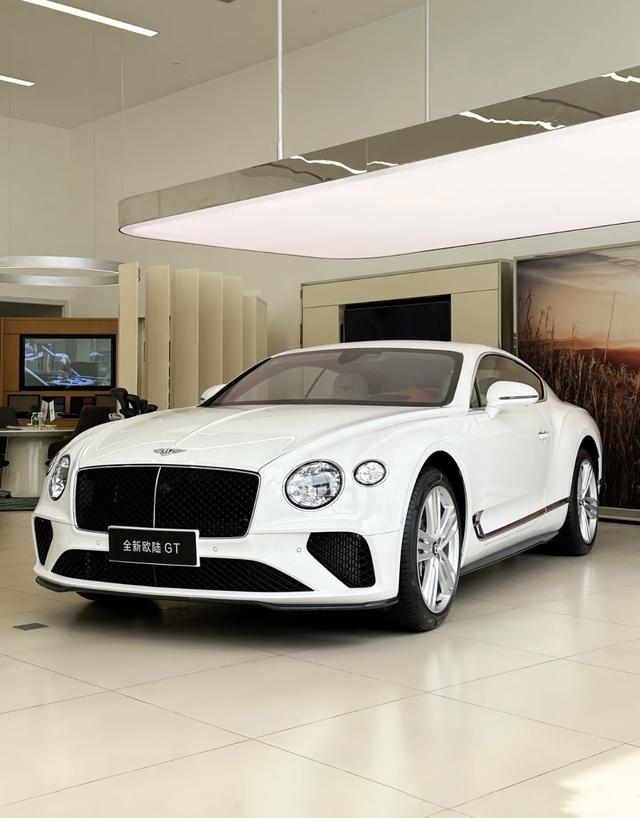Continental 2024 4.0T GT V8