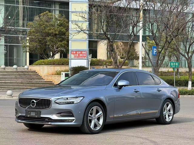 Volvo S90 2018 T4 Intelligent Edition