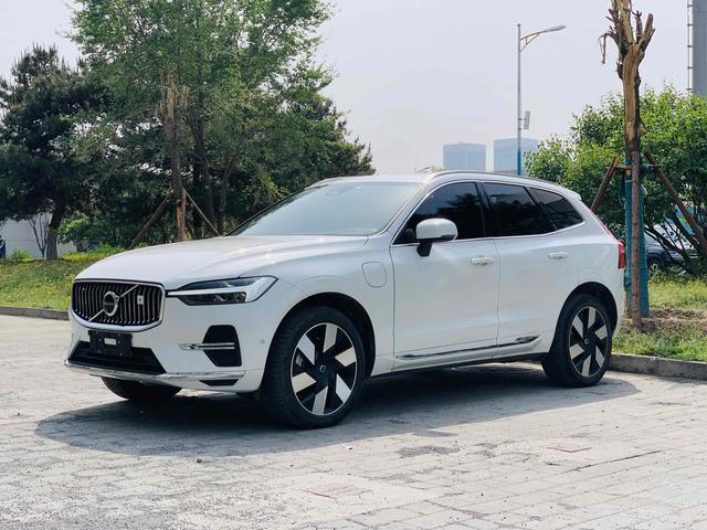 Volvo XC60 PHEV 2024 T8 four-wheel drive long battery life Zhiyuan Deluxe Edition