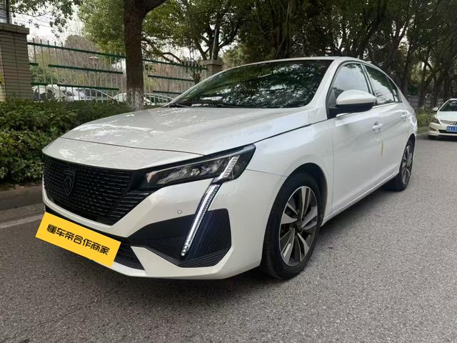 Peugeot 408 2022 1.6T chasing version