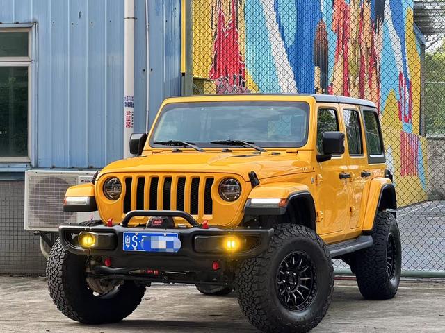 Wrangler 2019 2.0T Sahara four-door dazzling top version of the country V
