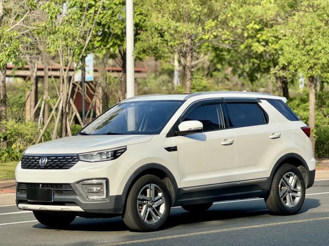 Changan CS55 2019 1.5T automatic dazzling color type country VI