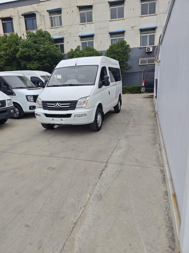 Xintu V80 2023 2.0T manual classic Max Express Power version short shaft mid-top 5/6 seats