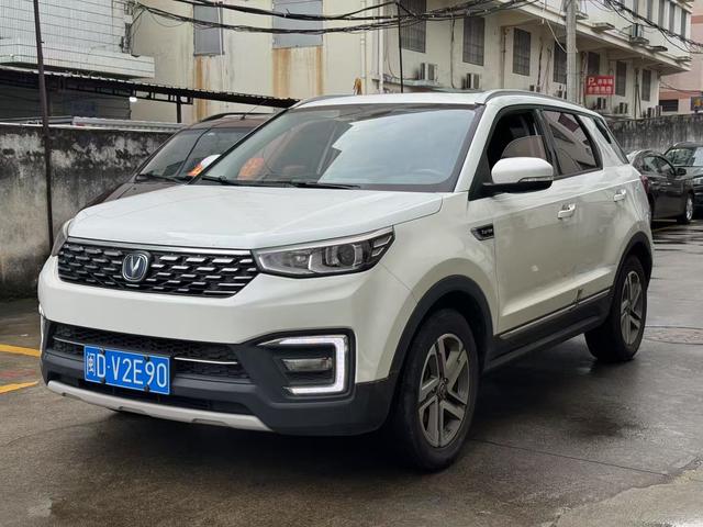 Changan CS55 2019 1.5T automatic dazzling color type country VI