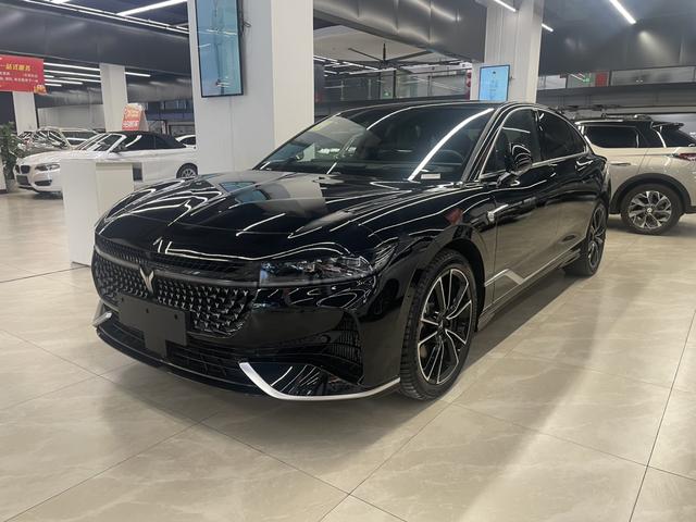 Lantu Chasing Light PHEV 2024 Ultra-long battery life Four-wheel drive Ultimate Edition