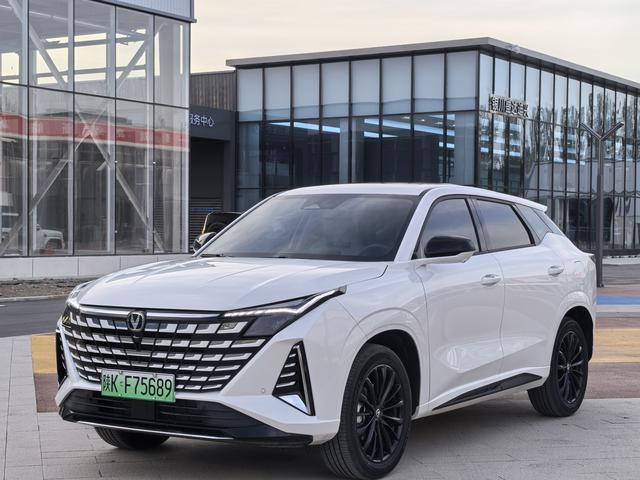 Changan UNI-Z PHEV 2024 Blue Whale Smart iDD 125KM Transcendent Type