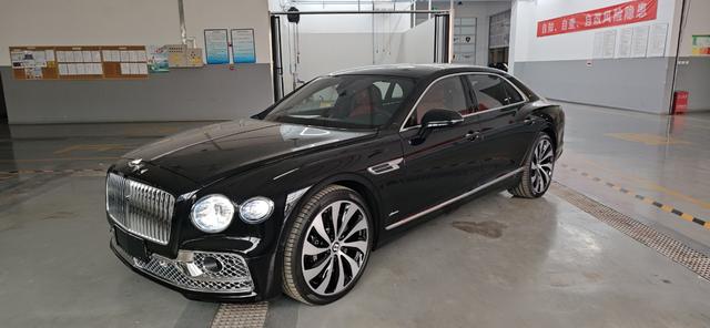 Flying Spur 2024 4.0 T V8 Edition 8