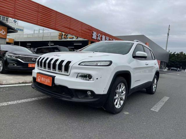 Free light 2019 2.0L two-wheel drive classic version of the country V
