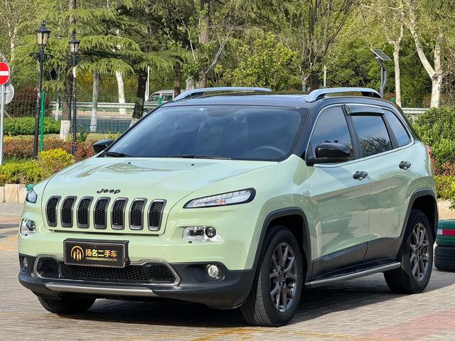 Free Light 2020 2.0L two-wheel drive classic sports version