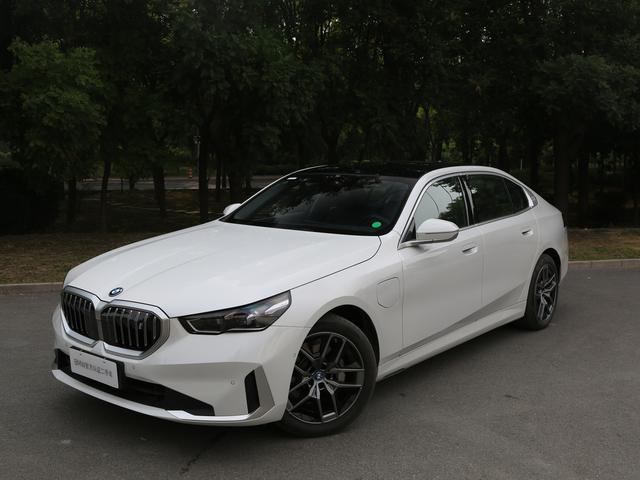 BMW i5 2024 eDrive35L Luxury Set