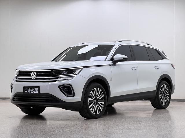 Range Rover 2023 330TSI 2WD Luxury Cruise Edition