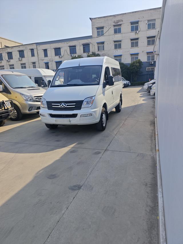 Xintu V80 2023 2.0T manual classic Max Express Power version short shaft mid-top 5/6 seats