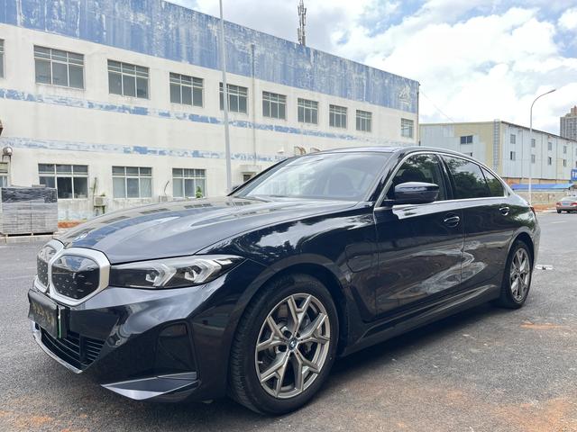 BMW i3 2022 eDrive 35 L