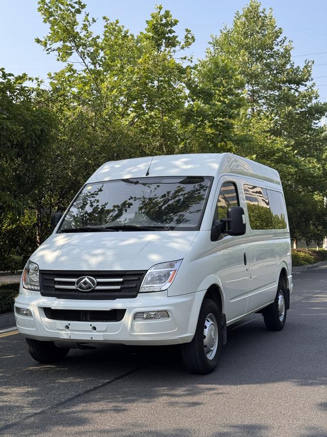 Xintu V80 2021 PLUS 2.0T AMT Aoyuntong short axis mid-top 5/6 seats