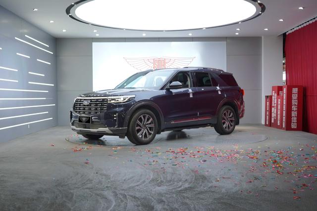 Explorer 2023 EcoBoost 285 4WD Titanium 6-Seater
