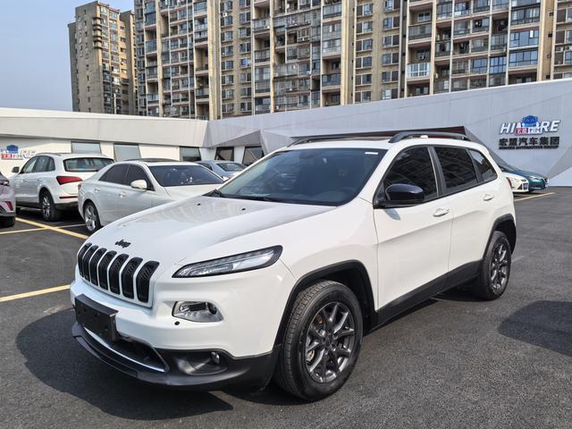 Free Light 2020 2.0L two-wheel drive classic sports version