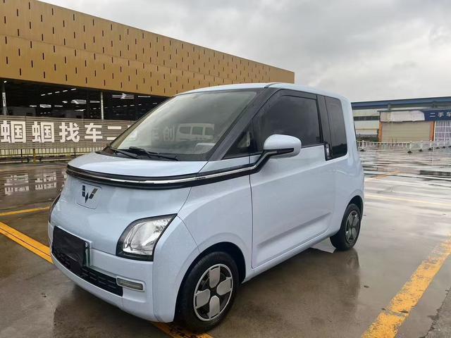 Wuling Air ev Clear Sky 2022 4-seat Advance