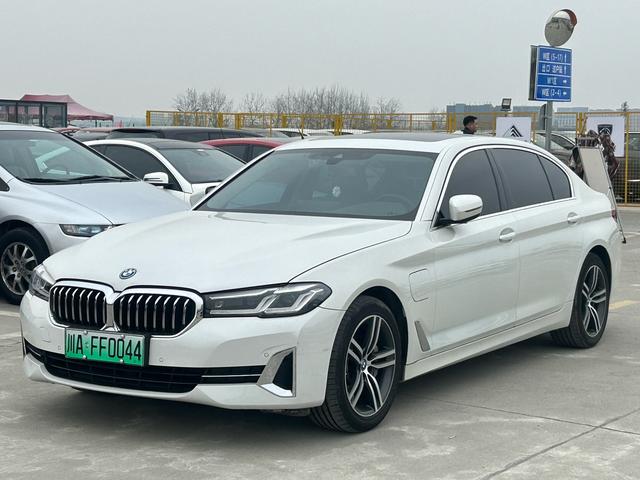 BMW 5 Series PHEV 2021 535Le Luxury Package
