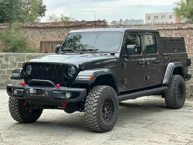 Gladiator 2023 Model 3.6L Overland