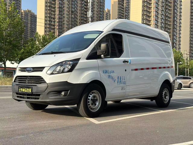 Quanshun 2019 2.0T diesel van transporter with 3 seats in the middle axle and top of the country VI
