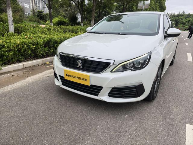 Peugeot 308 2018 1.6L manual fashion version