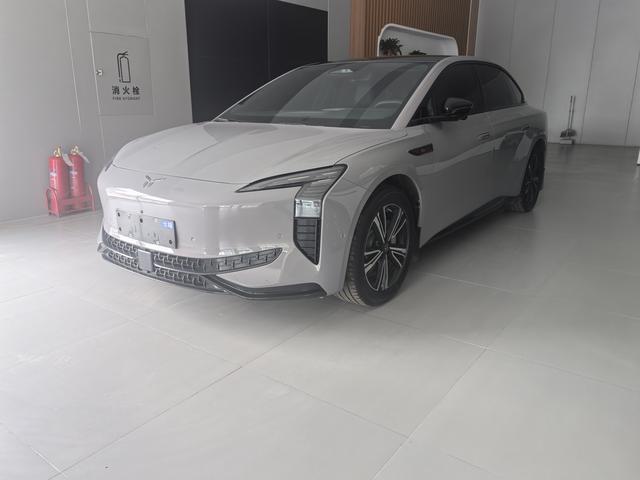 Hongqi EH7 2024 model 690 Pro