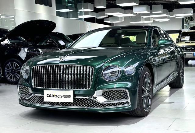 Flying Spur 2022 4.0T V8 Standard Edition