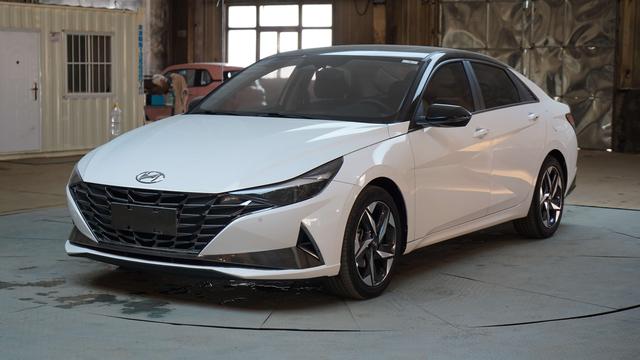 Elantra 2022 1.5L CVT LUX Premium