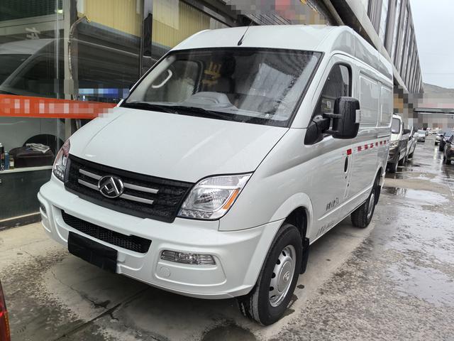 Xintu V80 2023 2.0T manual classic city with king long axis mid-top 3 seats