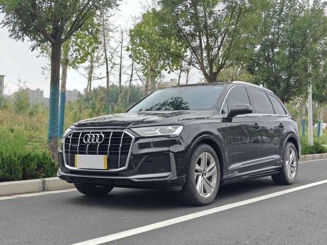 Audi Q7 2023 45 TFSI quattro S line Sport