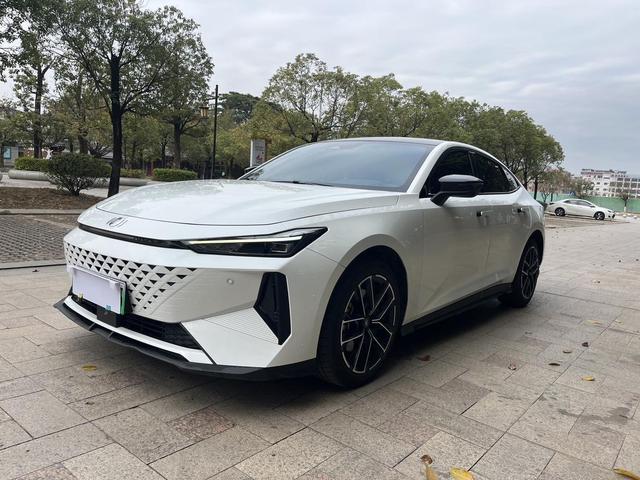 Changan Qiyuan A06 Classic 2024 Customized Version