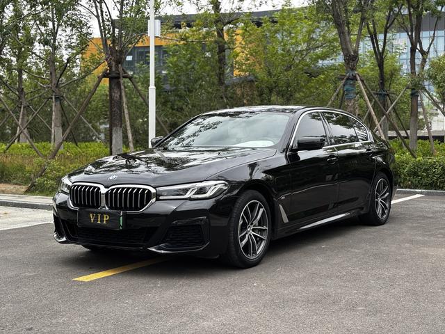 BMW 5 Series PHEV 2022 535Le Luxury Package