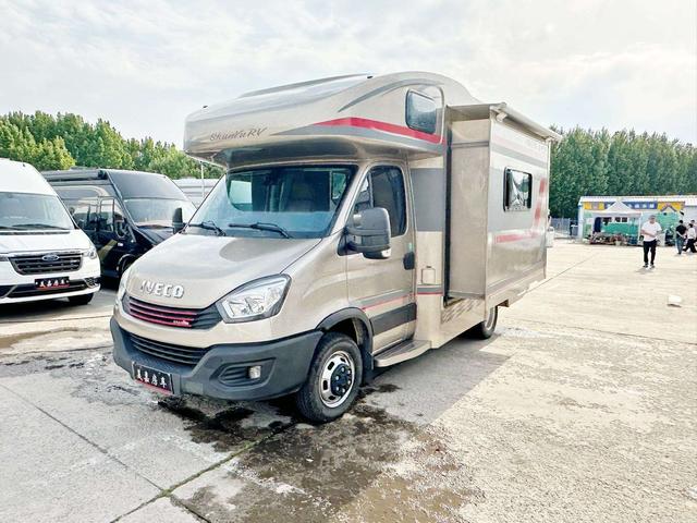 Iveco Ousheng 2021 3.0T automatic front drive 6-seater original customized version