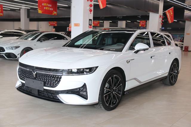 Lantu Chasing Light PHEV 2024 Ultra-long battery life Four-wheel drive Ultimate Edition