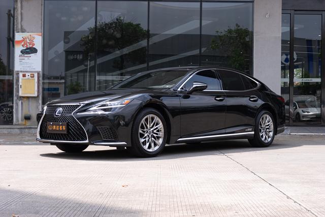 Lexus LS 2021 500h Deluxe Edition