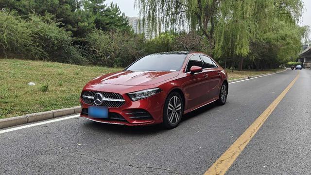 Mercedes-Benz A-class 2019 A 180 L sports sedan