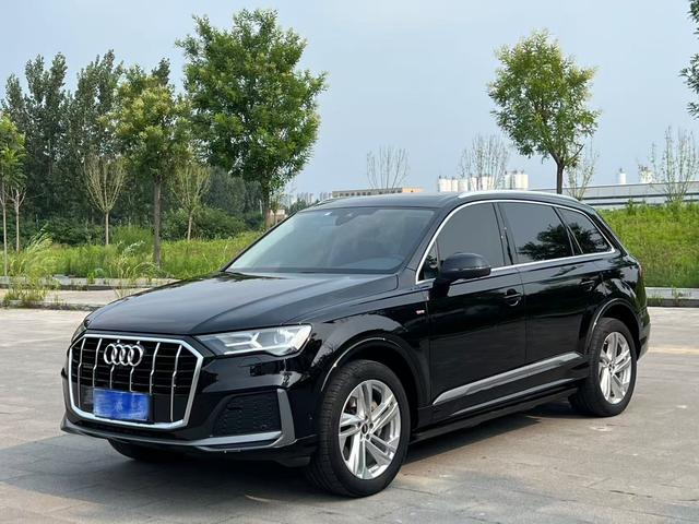 Audi Q7 2023 45 TFSI quattro S line Sport