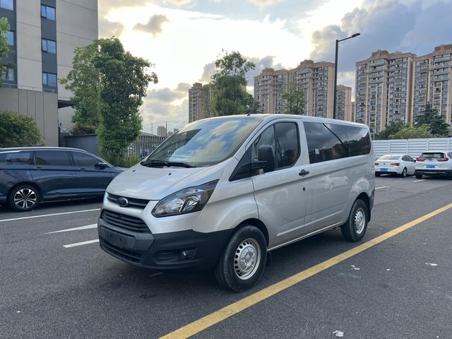 Transit 2019 2.0T Diesel Utility Commercial Vehicle Short Axle Low Roof 6 Seat National VI