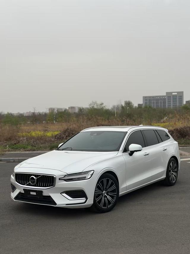 VOLVO V60 2021 B5 Intelligent Luxury Edition