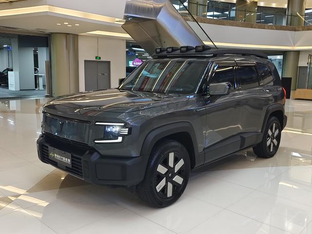 Dark blue G318 2024 four-wheel drive air suspension version