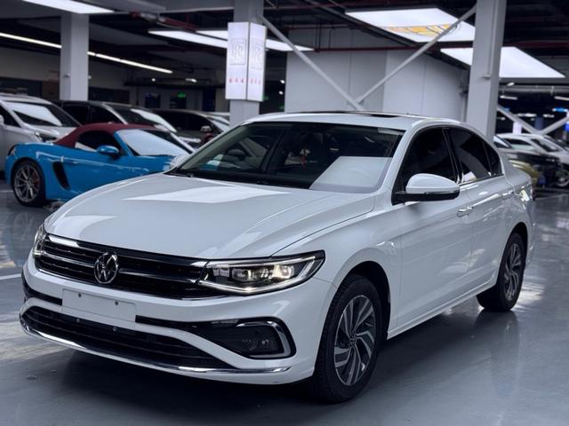 Bora 2023 200TSI DSG Smart Edition