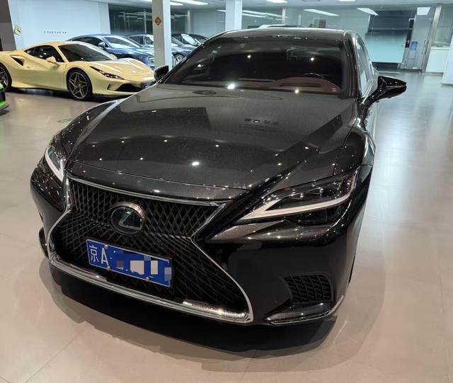 Lexus LS 2021 500h Executive Edition