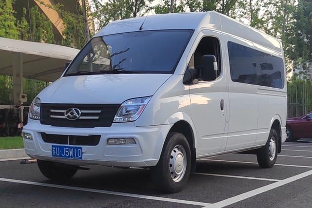 Xintu V80 2023 2.0T manual classic Aoyuntong long axis mid-top 6-9 seats