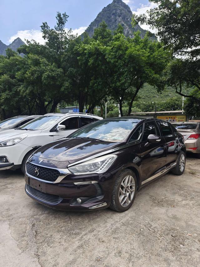 DS 5 2014 1.6T Elegant Edition THP160
