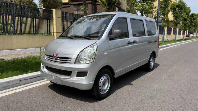 Wuling Rongguang 2014 Model 1.2L S Basic Type
