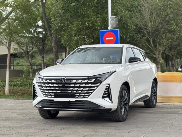 Changan UNI-Z 2025 1.5T DCT Premium Type