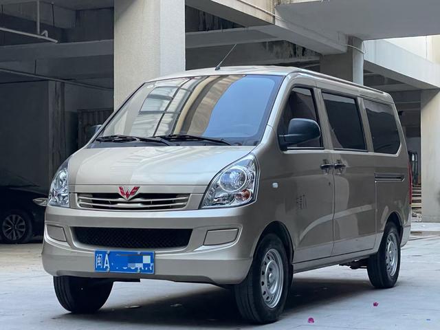 Wuling Rongguang 2021 1.2LS Standard Booster Version 7 Seats
