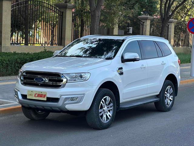 Roadrunner 2017 2.0T Gas Automatic 4WD Luxury 5-Seater