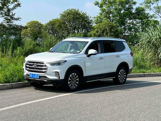 Chase D90 2017 2.0T automatic four-wheel drive Sirius